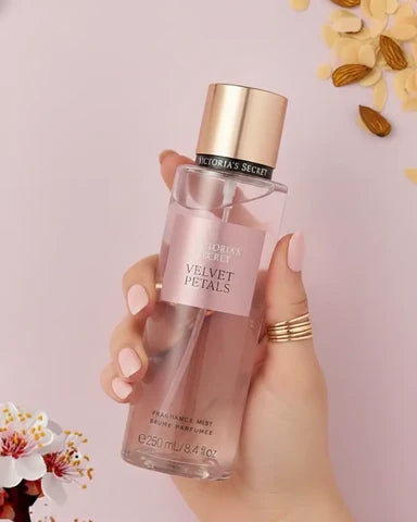 Victoria's Secret Velvet Petals Fragrance Mist - Daily Body Spray (8.4 Fl Oz / 250ml)