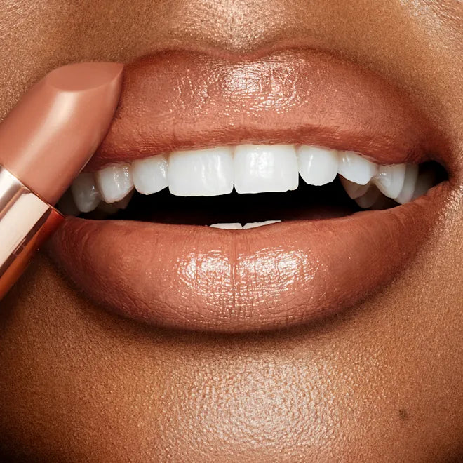 Charlotte Tilbury K.I.S.S.I.N.G Lipstick 3.5g – Moisturizing Satin Lip Color