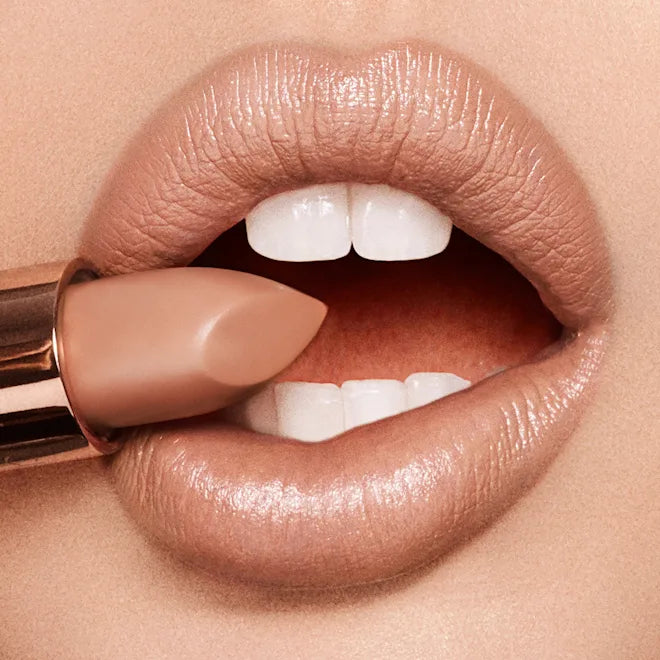 Charlotte Tilbury K.I.S.S.I.N.G Lipstick 3.5g – Moisturizing Satin Lip Color