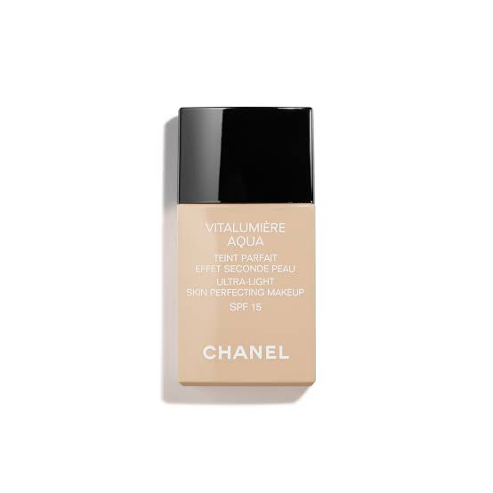CHANEL Vitalumière Aqua Ultra-Light Skin Perfecting Makeup – Lightweight Foundation