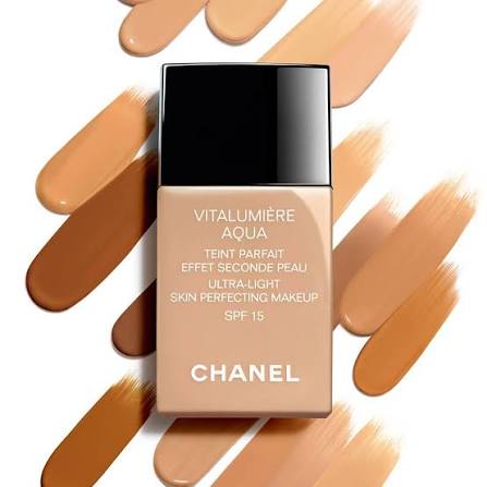 CHANEL Vitalumière Aqua Ultra-Light Skin Perfecting Makeup – Lightweight Foundation